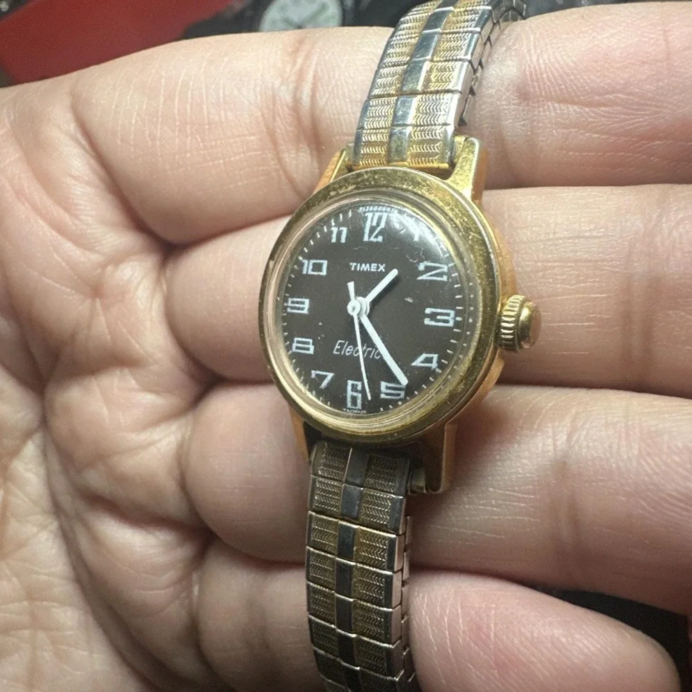 Works Vintage Timex Taiwan Brown Dial Electric Ladies Watch Quartz 23mm Fit 6.5